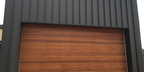 Horizontal Battens with 20mm Gaps + Metal Backing (2)