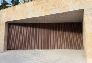 Sectional Doors With Aluminium Battens 3