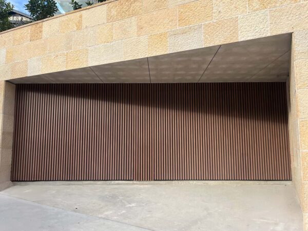 Sectional Doors With Aluminium Battens 3