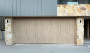 Sectional Doors With Aluminium Battens 4
