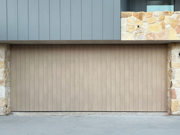 Sectional Doors With Aluminium Battens 4