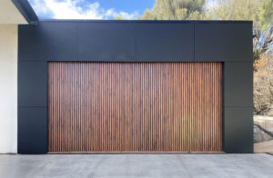 Spotted Gum Knotwood 38x16 black back 17318