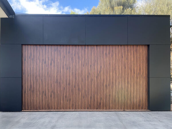 Spotted Gum Knotwood 38x16 black back 17318